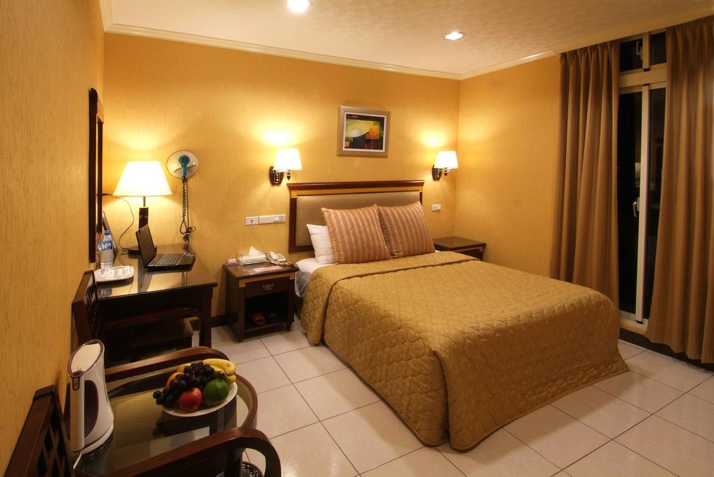 Puti Commercial Hotel Longtan Luaran gambar